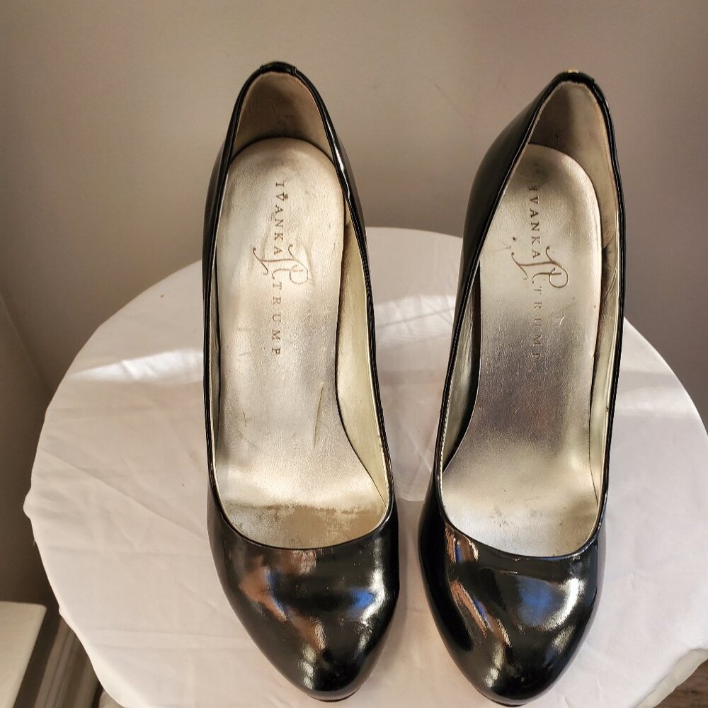 Ivanka Trump black patent leather pumps